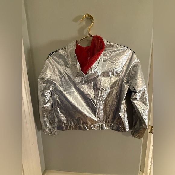 Tommy Hilfiger Kids Metallic Silver Logo Windbreaker Jacket – Size Medium (8/10) - Picture 7 of 7